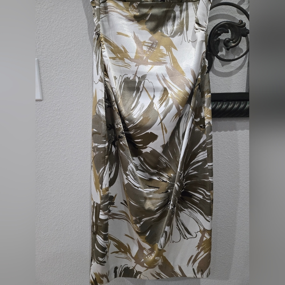 London Times Floral Satin Midi Dress - Picture 6 of 10
